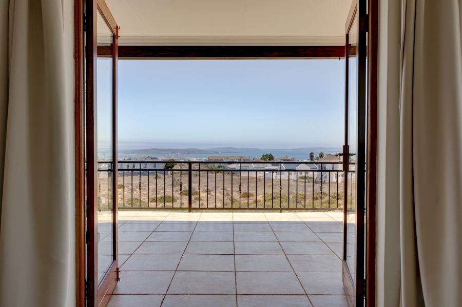 4 Bedroom Property for Sale in Myburgh Park Western Cape